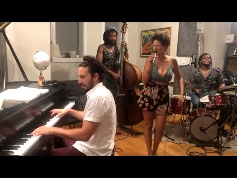 Emmet Cohen Trio feat. Cyrille Aimée | "La Vie en rose"
