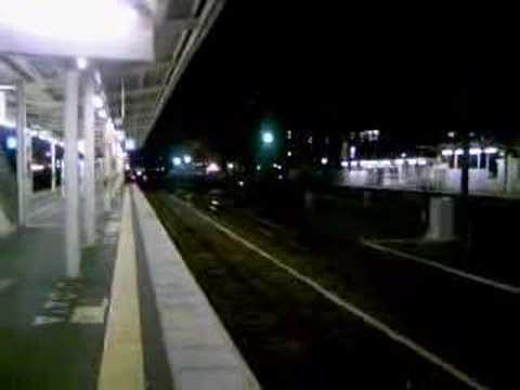 夜の和歌山駅 117系普通電車発車と113系7700番台