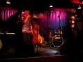 johanna iivanainen and unit6 jyv�skyl�n jazz barissa syksyll� 2006.
http://www.unit6.info