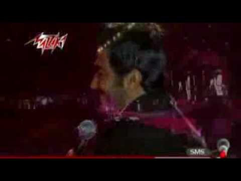 حفلة تامر حسنى في عيد الحب - انا جنبك