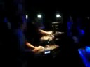 ore 2.04 mamma mia andr� quanto picchia questa musica..