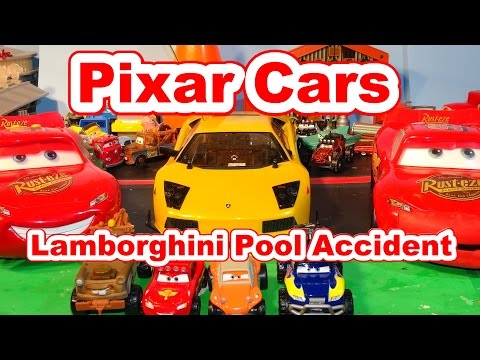 Pixar Cars Lamborghini Pool Accident Repair with Lightning McQueen in Radiator Springs