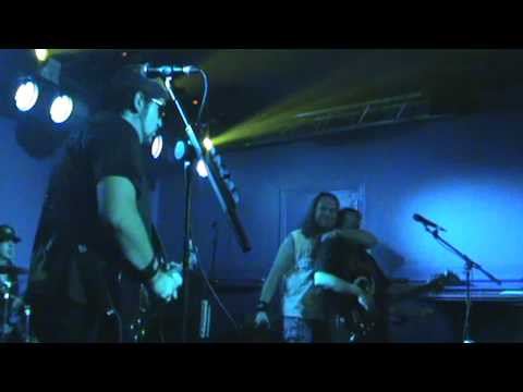SAÑA EN LA EMISIÓN PIRATA Y DEMOS MUSIC