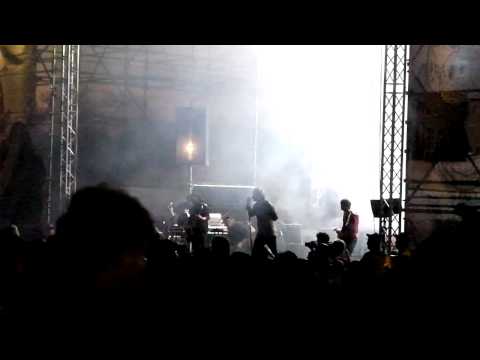 VP Oppikoppi 2011 – Heuwels Fantasties – Sonrotse Ft. Francois Van Coke (1 min) Part 2
