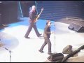 videos de U2 - New Year's Day (Live from San Diego, Vertigo Tour)