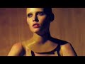 Ph Mert Alas  Marcus Piggott
Stylist Ludivine Poiblanc
Model Lara Stone
Magazine Interview