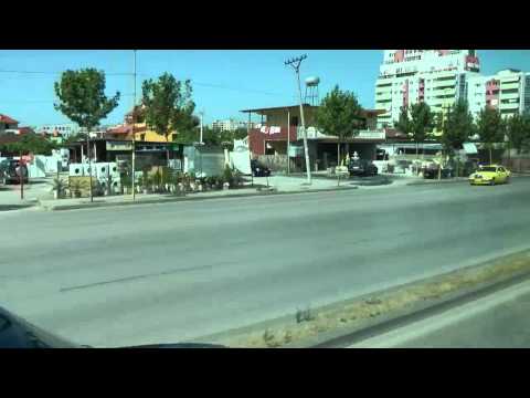 首都的環境就像深圳舊區。