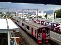 10時ごろの大在駅は、延岡に向かうコンテナ貨物列車と臼杵に向かう普通列車が同時に上りの特急にちりん号と行き違います。In Ozai Station of about 10:00, local train going to container freight train and Usuki toward Nobeoka crosses limited express Nitirin uphill at the same time.10:00大约的大在车站集装箱货运列车前往延冈和普通列车前往臼杵对上行的特急同时分散,日輪号交错。10시경의 오자이역은, 노베오카로 향하는 컨테이너 화물열차와 널뛰기로 향하는 보통 열차가 동시에 오름의 특급 니치린호로 어긋납니다.