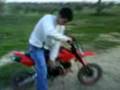 kaniho saliendo de boxes