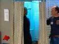 videos de Raw Video: Clintons Vote in New York