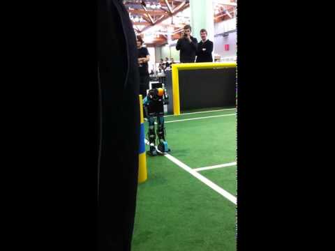 Pequeños robots disputan campeonato de fútbol en Alemania