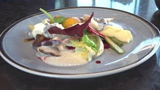 Schnüsch mit Nudel | 60 Grad Eigelb | Ziegenkäse | Wildkräuter Schnüsch mit Nudel | 60 Grad Eigelb | Ziegenkäse | Wildkräuter