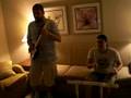 Jogando RockBand na casa do Kikuti