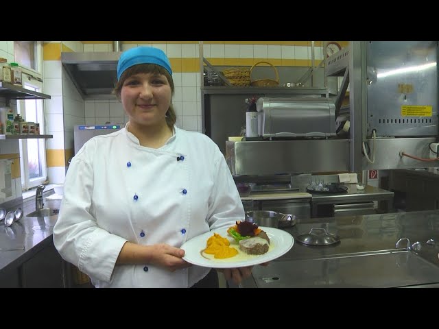 Rinderfiletsteak (medium) an Kürbispüree mit Kräuterschaumsauce | Rezeptempfehlung Topfgucker-TV 
