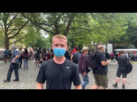 »Querdenker« demonstrieren in Berlin