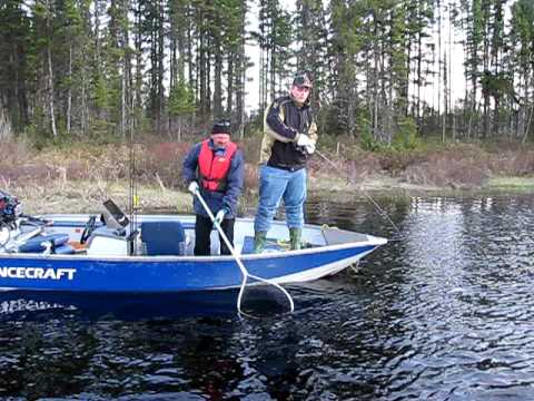Capture d’un beau gros brochet sur le Réservoir Gouin en Mauricie