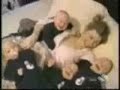 Bebes riendose