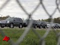 GM Reports Loss in Billions, Is Low on Cash