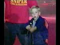 o cantor mirim jordy, um pouco mais crescido,  cantando uma m�sica pouco conhecida num talk show...