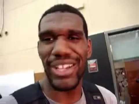 Greg Oden makes Blazers debut in Summer League