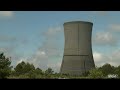 アメリカの原子力発電所の原子炉を爆破解体したときの映像のサムネイル1