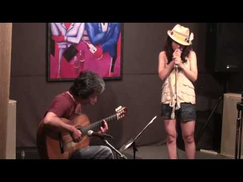 Moody's mood for love：EMiKO VOiCE(vo),加藤崇之(g)@なってるハウス
