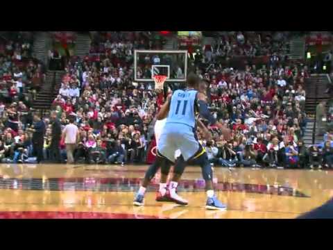 Nicolas Batum dunks on the Grizzlies
