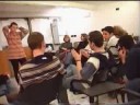 Federica Mogherini impegnata nella facilitazione di un grupp