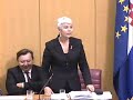 Saborski zastupnik SDP-a Daniel Mondekar postavlja pitanje na aktualnom satu u Saboru