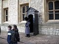 Tower of London guard speaks angry to tourists, English Queen's guard verbal attacks tourist