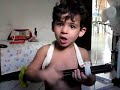 Menino roqueiro