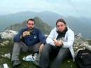 campamento jipiesco en la cima del monsacro