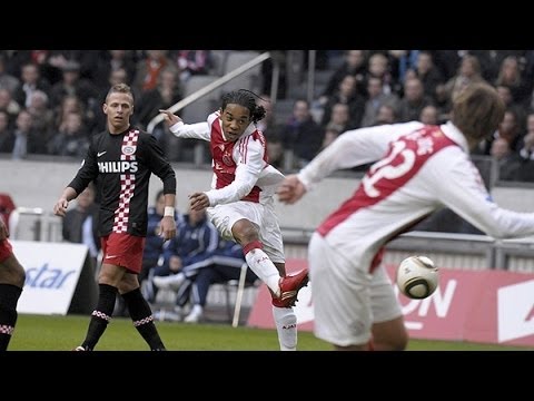 wedstrijd - Zondag speelt Ajax in een uitverkochte Arena de topper tegen PSV. In de aanloop naar dit duel gaan we twee jaar terug in de tijd. Toen won Ajax met 4-1 mede ...