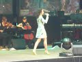 Pia Douwes singing \"Frei und schwerelos\"