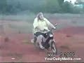 ciccione su motoretta