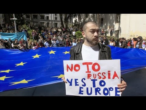 Georgien: Politiker-Prügelei - im Parlament flogen di ...