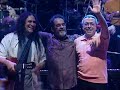 cl�ssico de s�, rodrix & guarabyra - sobradinho (ao vivo by p.r. records)

o homem chega j� disfaz a natureza 
tira gente, p�e represa, diz que tudo vai mudar 
o s�o francisco la pra cima da bahia
diz que dia menos dia vai sumir bem devagar
e passo a passo vai comprindo a professia do beato que dizia que o sert�o ia alagar

o sert�o vai virar mar, d� no cora��o 
o medo que algum o mar tamb�m vire sert�o

adeus remanso, casa nova, sento-s�
adeus pil�o arcado vem o rio te engolir
debaixo d'�gua la se vai a vida enteira
por cima da cachoeira o gaiola vai subir
vai ter barragem no salto do sobradinho
o povo vai-se embora com medo de se afogar.