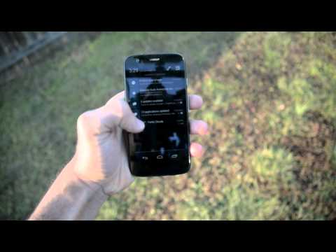 Moto G vs Samsung Galaxy S4 Mini
