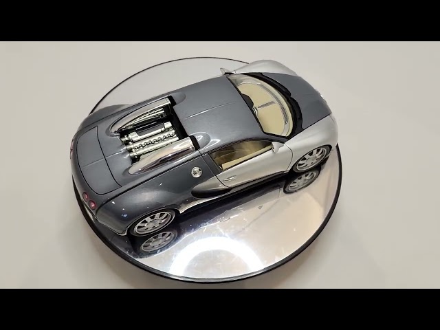 Bugatti EB 16.4 Veyron Grey / Grey 1:18 Diecast Autoart Rare in Arts & Collectibles in Kawartha Lakes