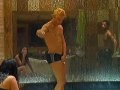 A Fazenda | Miro mostra a tatuagem no bumbum