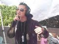 robert from HTR singing at the Fresno hmong new year 07-08