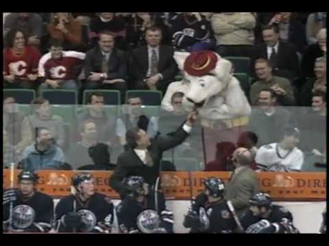 Craig MacTavish vs. Harvey the Hound