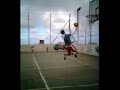 video de un jugador de baloncesto