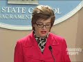 (sacramento) -- la detecci�n y diagn�stico a tiempo del cancer puede significar la diferencia entre la vida y la muerte. las estad�sticas muestran la triste realidad: solo el 19% del cancer de ovario son diagn�sticados en el nivel 1, nivel en el cual la tasa de sobrevivencia en los primeros cinco a�os es del 92% para las mujeres que reciben tratamiento.  sin embargo, la mayor�a de las mujeres afectadas son diagn�sticadas cuando han llegado al nivel 3 donde el nivel de sobreviviencia cae al 42% o peor a�n en el nivel 4, donde la tasa de sobreviviencia llega al 17%.  con estos datos en mente, la asamble�sta sally lieber (d-san jose) y el asamble�sta kevin deleon (d-los angeles) han presentado la propuesta de ley de la asamblea ab 1774  la cual busca expander las examinaciones para cancer de mujer para incluir ex�menes del �tero y los ovarios. los asamble�stas mervyn dymally, karen bass, felipe fuentes y john laird se hanunido tambi�n ha este esfuerzo como co-autores de la ab 1774.