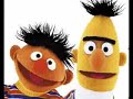 plaatjes bij een audiograpje uit 2000 met fragmenten van sjef van oekel, barend servet, bert & ernie en ronflonflon.