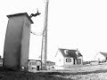 si butta da una torre e casca in piedi si butta da una torre e casca in piedi