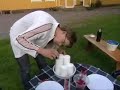 Bonde söker fruBetter qualityhttp://www.youtube.com/watch?v=8LvirBwmsoE&fmt=18