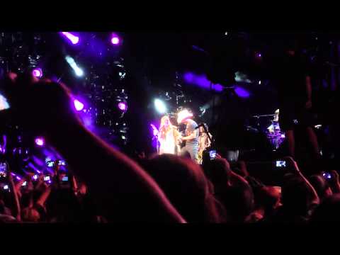 Remind Me (with Brad Paisley) (Live CMA Fest 2013)