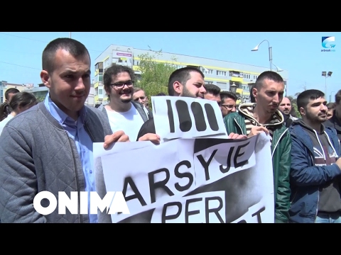 Studentët me marsh protestues shënojnë 1 majin (Video) Studentët me marsh protestues shënojnë 1 majin (Video)