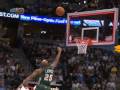Anthony Carter With the Strip and the Buzzer-Beating Scoop